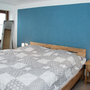 Schlafzimmer mit Doppelbett